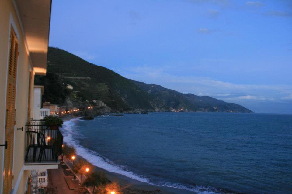 Hotel La Spiaggia Монтероссо-аль-Маре Екстер'єр фото